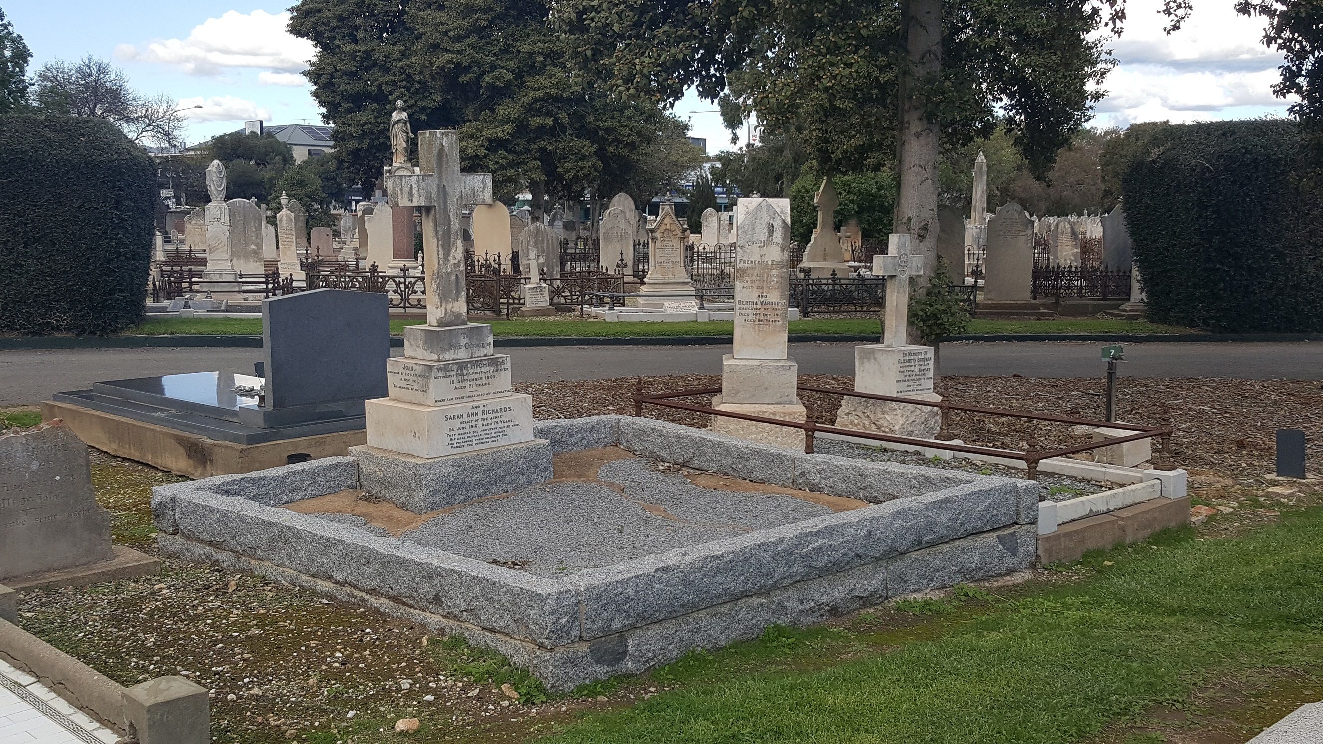 Grave of Reverand William Richards and Sarah Ann Richards